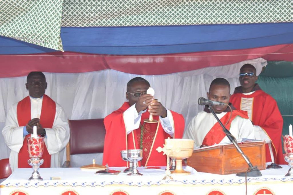 Bishop Nyirenda celebrating Vizuzu 50 years Anniversary